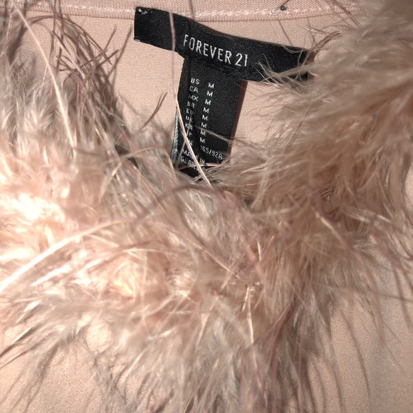 Pink feather rim top - Picture 4 of 4